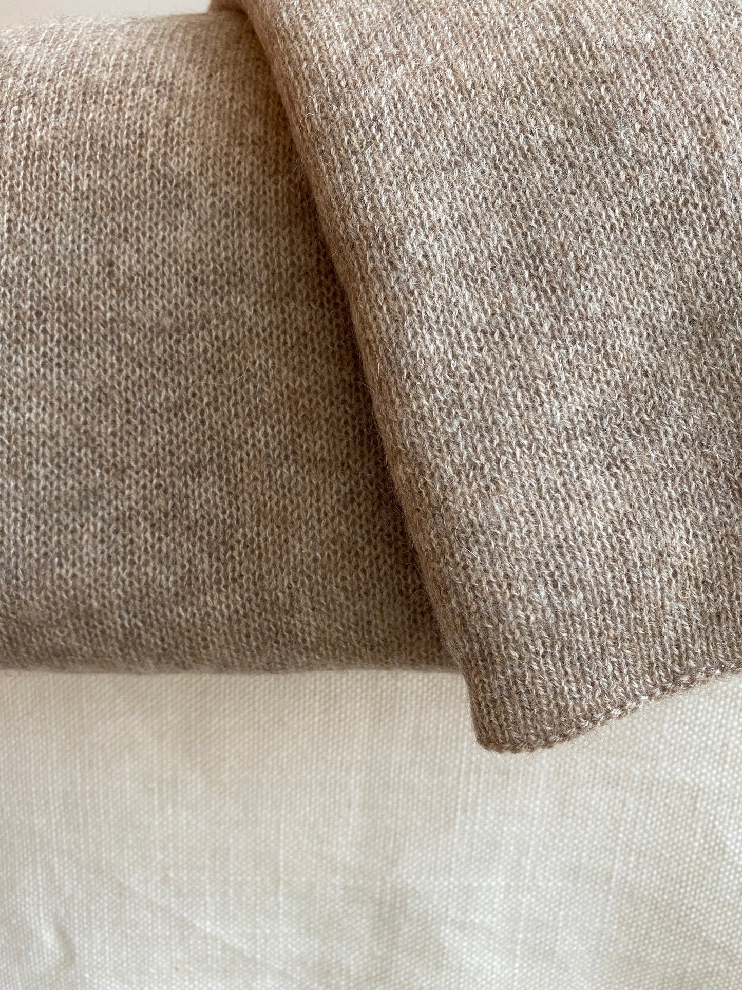 Super soft knitted cashmere scarf - amphora