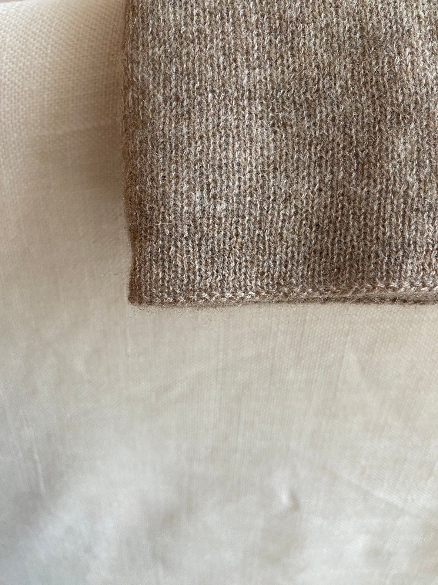 Super soft knitted cashmere scarf - amphora