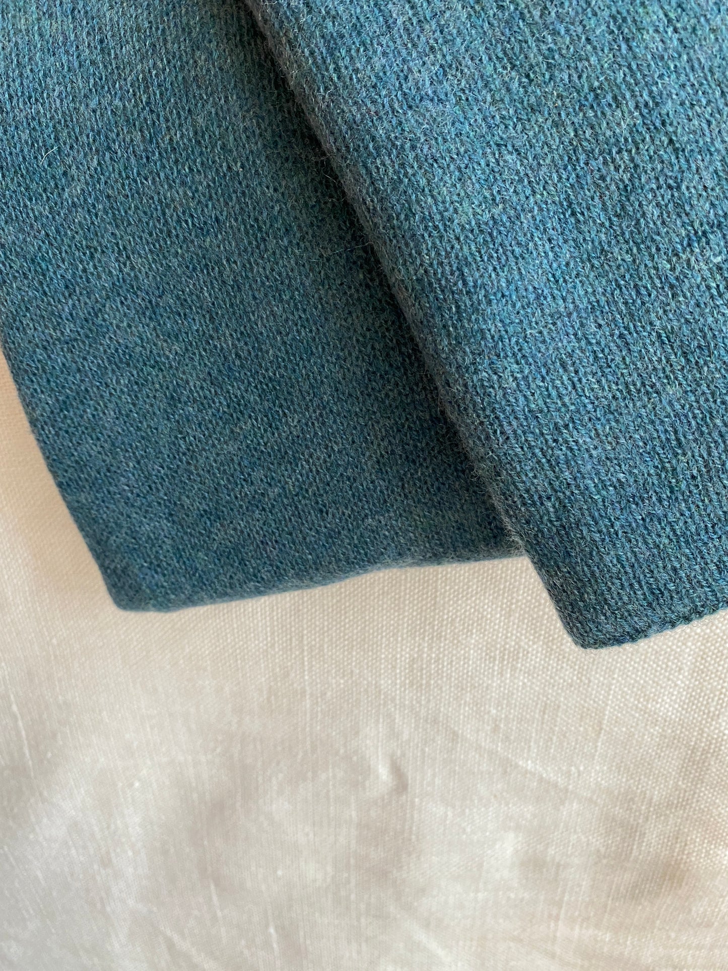 Super soft knitted cashmere scarf- Balsam