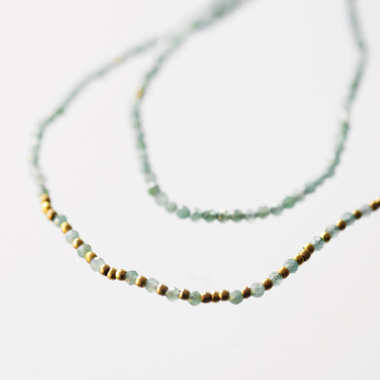 Emerald necklace and mini golden pearls