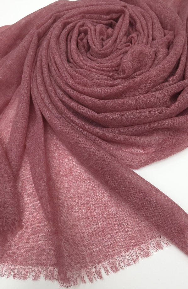 色あせたピンクのガーゼカシミヤスカーフ